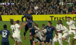 SESTŘIH: Fulham - Arsenal 0:1. Po výhře v londýnském derby jsou Kanonýři nadále první SESTŘIH: Fulham - Arsenal 0:1. Po výhře v londýnském derby jsou Kanonýři nadále první