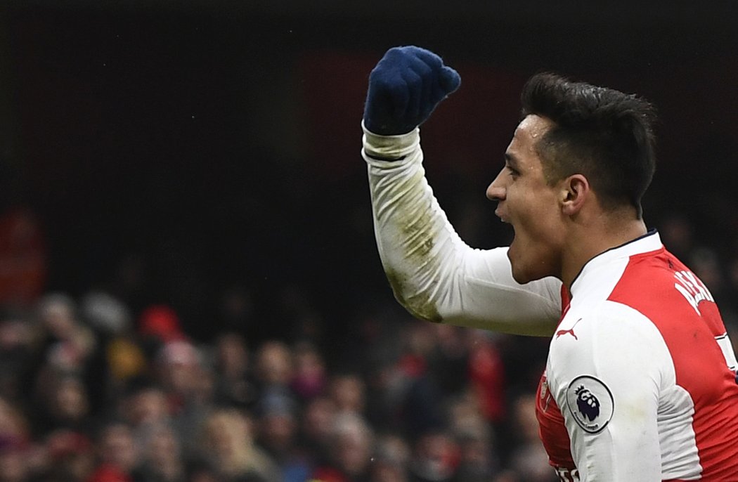 Alexis Sánchez vede pořadí nejlepších střelců Premier League