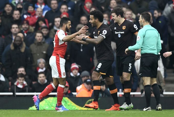 Arsenalu pomohl rozhodčí! O půli se nám omluvil, překvapil obránce Hullu Arsenalu pomohl rozhodčí! O půli se nám omluvil, překvapil obránce Hullu