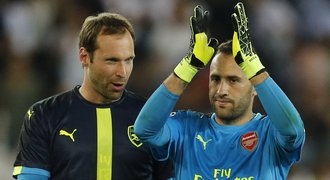 Čech na lavičce? Lineker se smál Wengerovi, Ospina byl ale za hrdinu