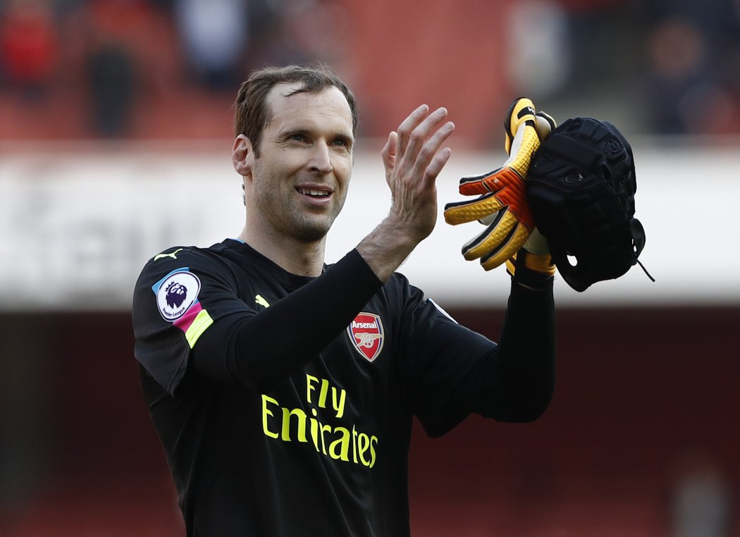 Brankář Arsenalu Petr Čech vychytal proti United čisté konto