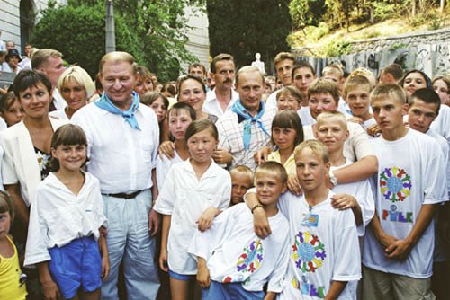 Vladimír Putin při návštěvě Artěku v roce 2001