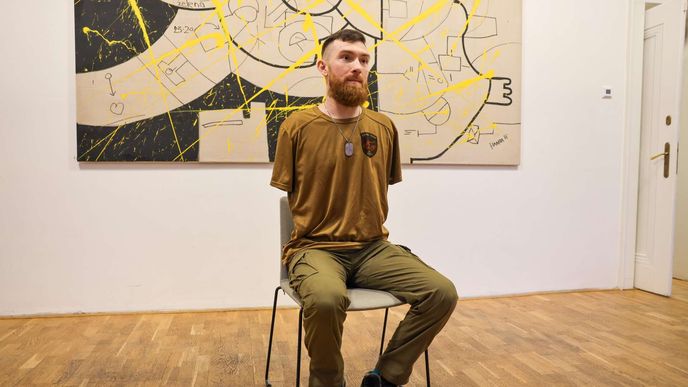 Artem přišel o obě ruce, dvanáct hodin hledal pomoc Artem přišel o obě ruce, dvanáct hodin hledal pomoc