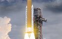 SLS je jediná raketa, která dokáže vyslat kapsli Orion, astronauty i náklad na misi Artemis k Měsíci