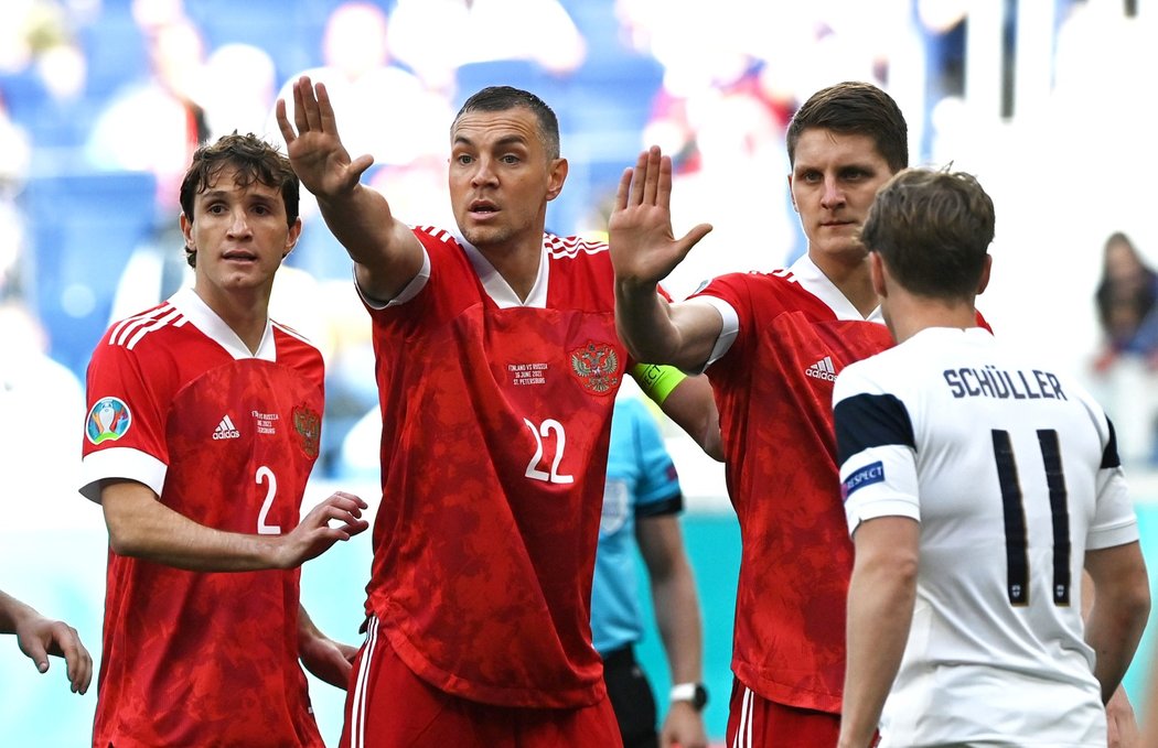 Ruský útočník Artjom Dzjuba v zápase EURO 2021 s Finskem