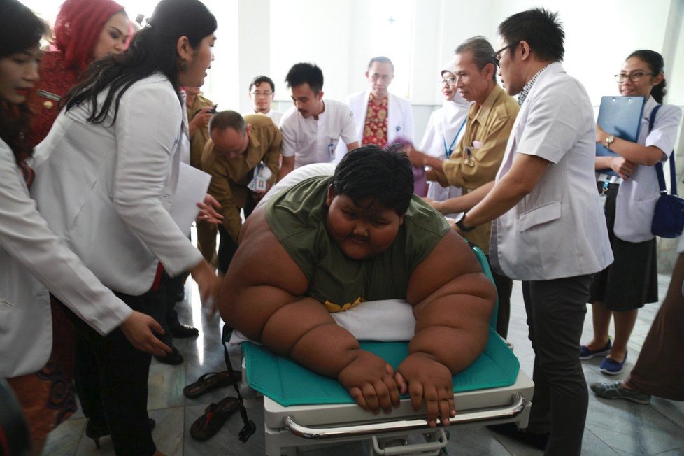 Arya Permana vážil neuvěřitelných 190 kilogramů