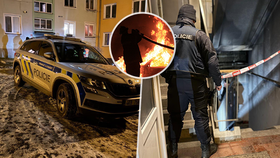 V Aši hořel obytný dům, 13 lidí bylo evakuováno, 6 z nich je v nemocnici.