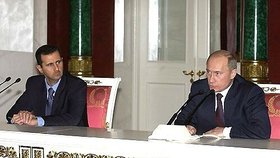 Bašár Asad u Vladimira Putina (leden 2005).