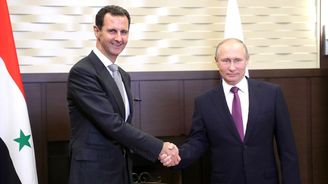 Svržený syrský prezident Asad dostal za válečné zločiny trest smrti. S rodinou žije v luxusním exilu v Moskvě Svržený syrský prezident Asad dostal za válečné zločiny trest smrti. S rodinou žije v luxusním exilu v Moskvě