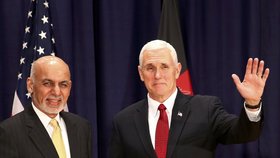 Prezident Afghánistánu Ashraf Ghani a viceprezident USA Mike Pence