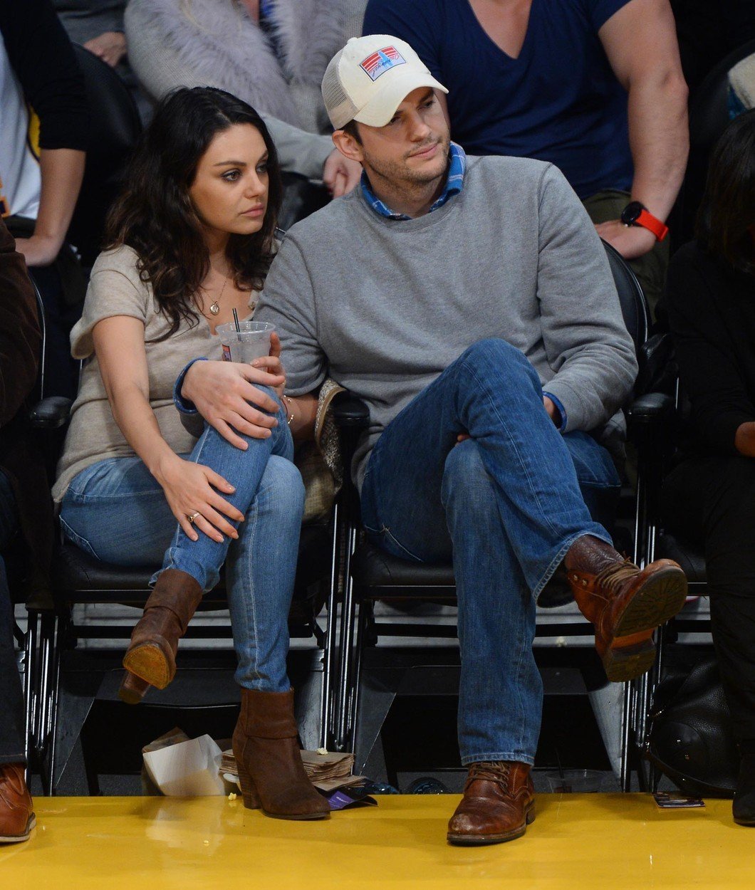 Ashton Kutcher (41) & Mila Kunisová (36)