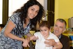 Ashya King pomůže v Británii zachránit životy. Díky jeho osudu v zemi otevřou tři protonová centra. Na snímku se svými rodiči.