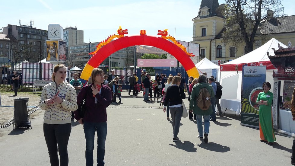 Festival Asian Fest v pražských Holešovicích přilákal tisíce lidí.