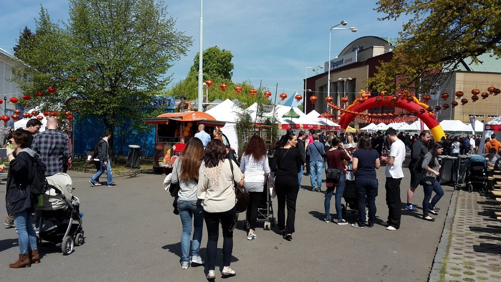 Festival Asian Fest v pražských Holešovicích přilákal tisíce lidí.