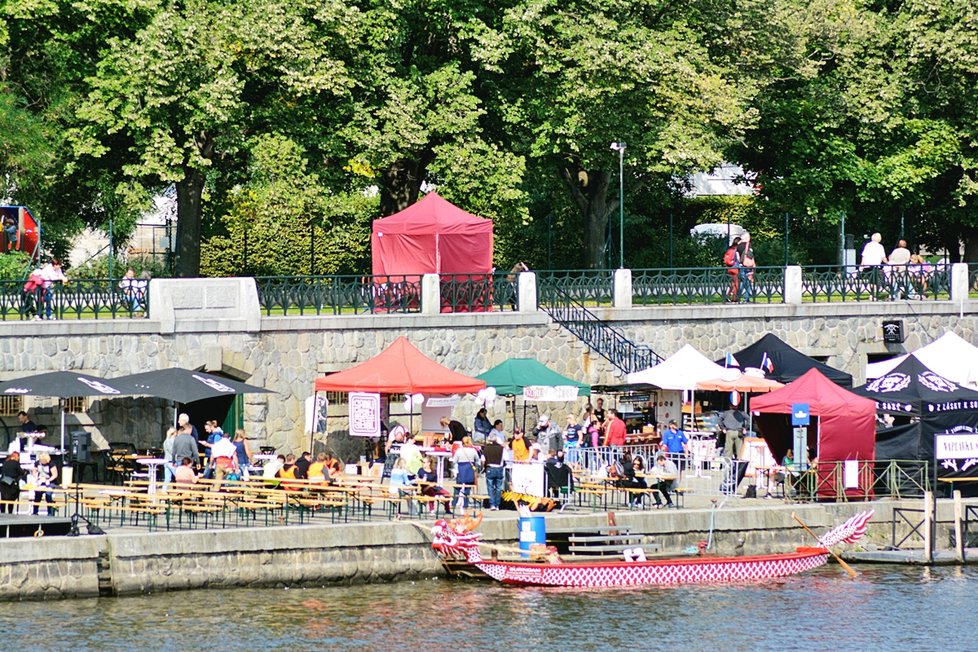 Asijský festival měl již počtvrté v řadě úspěch. Tentokrát byl připraven i velmi působivý doprovodný program