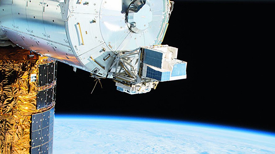 Laboratoř ASIM je připevněna k vnější konstrukci ISS