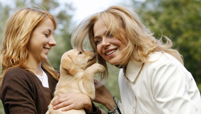 Dagmar Havlová s dcerou v centru pro výcvik asistenčních psů