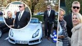 Top momenty Turkovy oslavy v grandhotelu: Blondýnka ho krmila dortem, dorazil i syn miliardáře