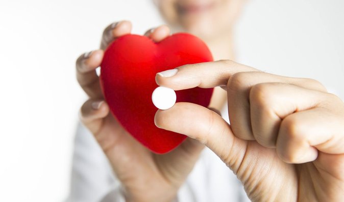 Aspirin je pro kardiaky nezbytný. Vědce ale překvapilo jak moc