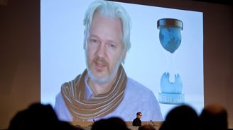 Hvězda úniku dat Assange se pustil do Obamy a cítí se jako ve vězení