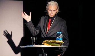 Velká Británie povolila vydat zakladatele WikiLeaks Juliana Assange do USA