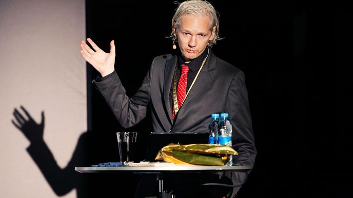 Julian Assange na konferenci roku 2009.