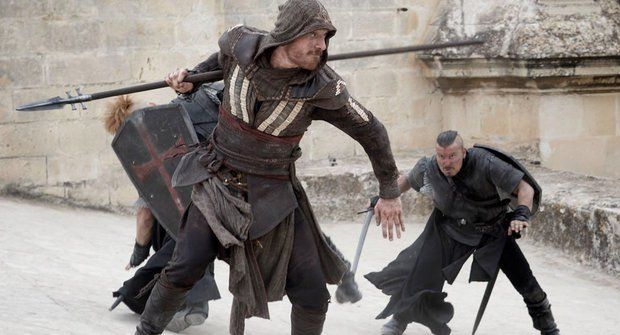 Assassin’s Creed v akci: První trailery na film