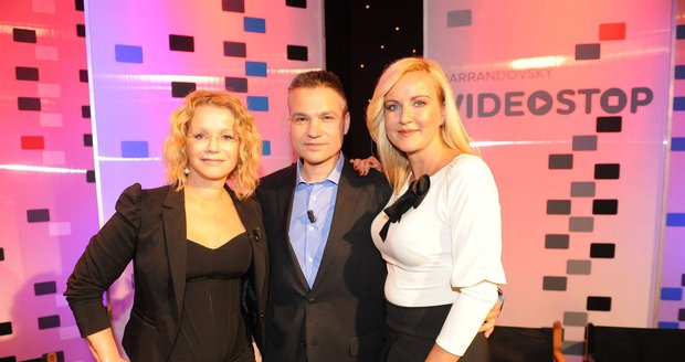 Jitka s Janidem Sidovským a Vendulou Svobodovou na tiskovce TV Barrandov