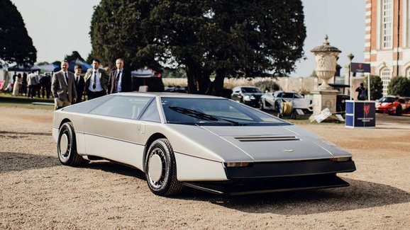 Unikátní Aston Martin Bulldog se chystá na svou rekordní jízdu, už zvládl 260 km/h