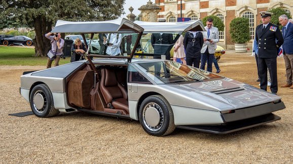 Zrenovovaný Aston Martin Bulldog ze 70. let chce pokořit 200 mil v hodině. Už za pár dní