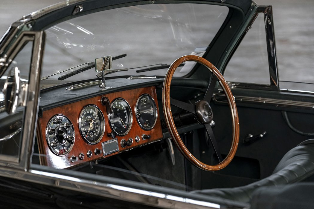 Aston Martin DB 2-4 Drophead Coupe (1953)