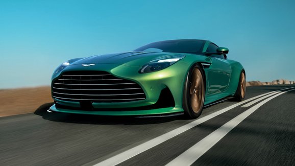 Nový Aston Martin DB12 založil novou kategorii aut, stará už mu nestačila. Nedivíme se