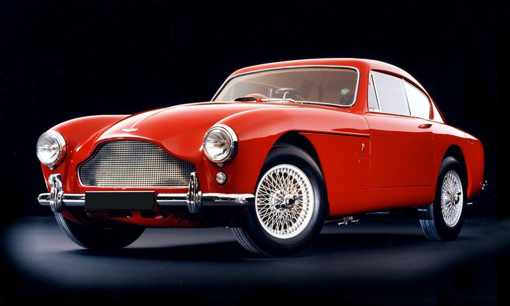 Někdy se Aston Martin DB3 mylně ztotožňuje s cestovním vozem Aston Martin DB Mark III, vyráběným v letech 1957 až 1959.