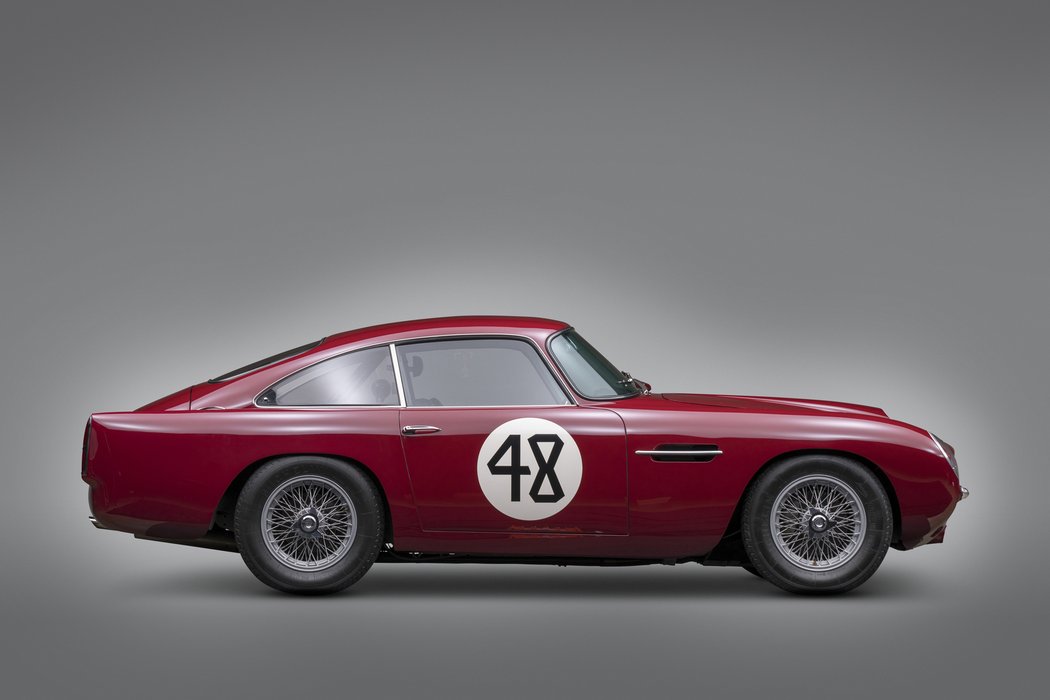 Aston Martin DB4 GT Lightweight z roku 1959 mění majitele za 3.855.000 dolarů (83,86 mil. Kč)