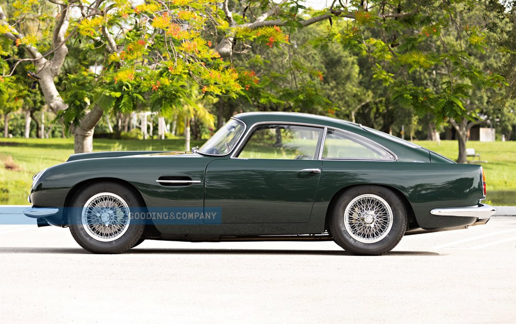 Aston Martin DB4 GT z roku 1961 se vydražil za 3.305.000 dolarů, tedy v přepočtu za asi 71,86 mil. Kč.