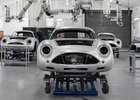 Aston Martin odhaluje ruční výrobu nových klasiků DB4 GT Zagato Continuation