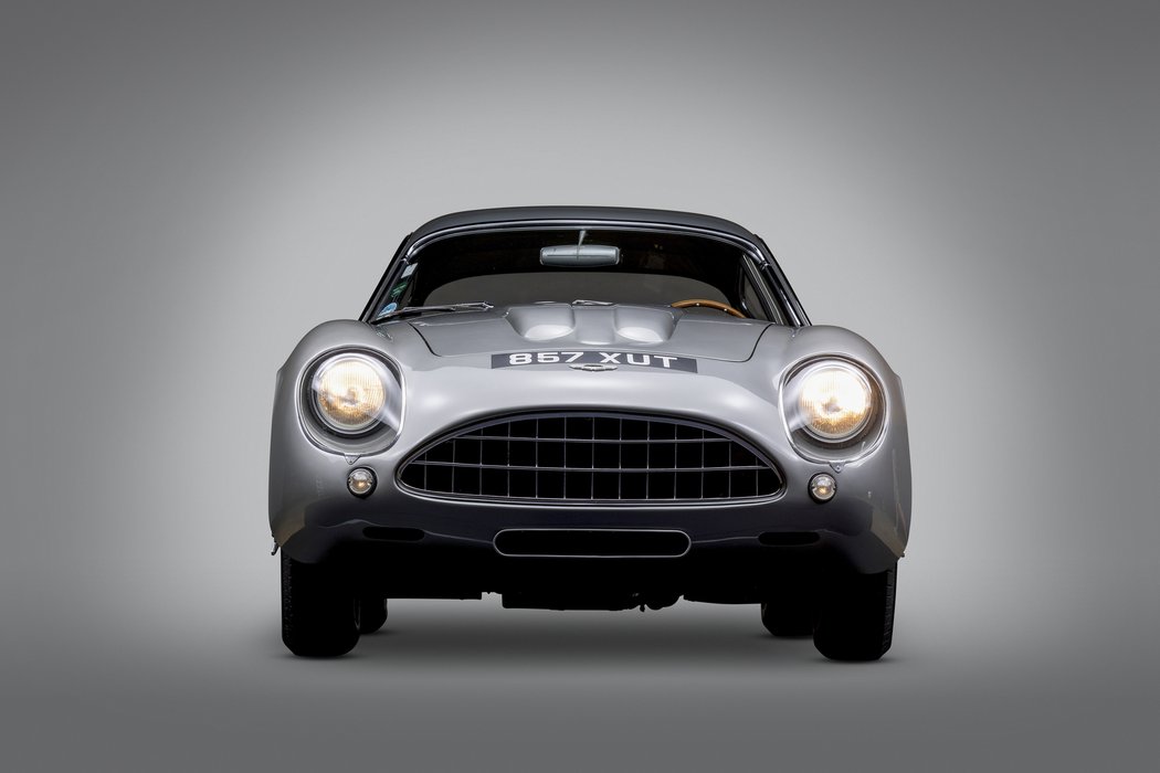 Aston Martin DB4 GT Zagato z roku 1962 za 9.520.000 dolarů, což je v přepočtu zhruba 206,65 mil. Kč.