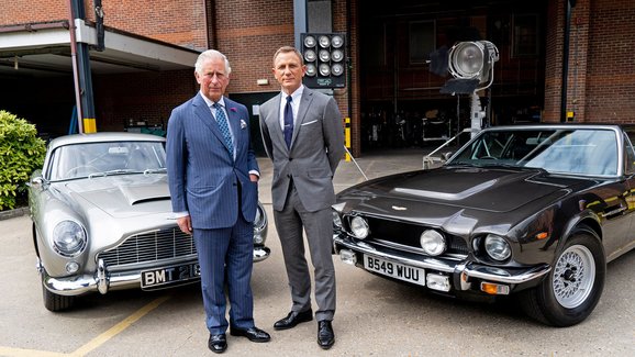 James Bond vystřídá hned tři vozy Aston Martin, včetně extrémního hybridu