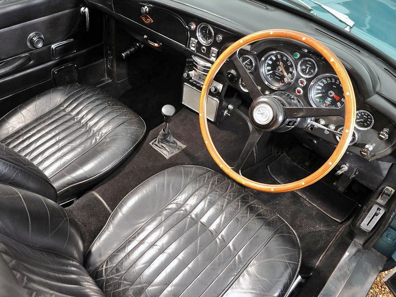 Aston Martin DB6 Vantage Volante (1966–1969)