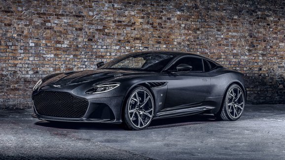 Aston Martin představuje sporťáky inspirované novou bondovkou