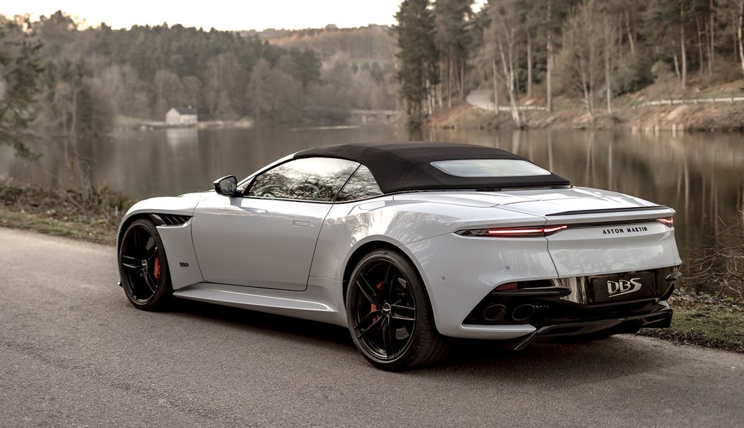 Aston Martin DBS Superleggera Volante