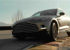 Fernando Alonso již řádí v novém služebáku: Je jím Aston Martin DBX707!