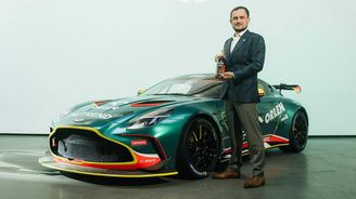 Aston Martin se spojil s Glenfiddich, výsledkem je lahev whisky za miliony. Jedna je i v Česku Aston Martin se spojil s Glenfiddich, výsledkem je lahev whisky za miliony. Jedna je i v Česku