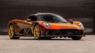 Aston Martin Valhalla už je na prodej v aukci. Jen lak má za dva a čtvrt milionu Aston Martin Valhalla už je na prodej v aukci. Jen lak má za dva a čtvrt milionu