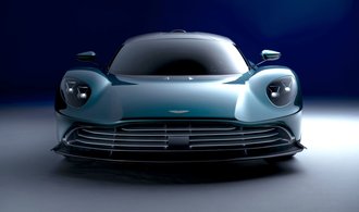 Dlouhý vývoj se chýlí k závěru, supersport Aston Martin Valhalla míří do výroby