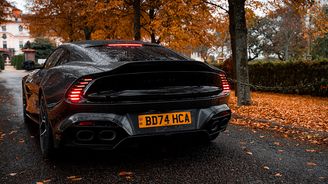 Aston Martin Vanquish Aston Martin Vanquish