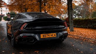 Aston Martin Vanquish Aston Martin Vanquish