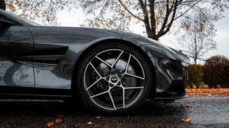 Aston Martin Vanquish Aston Martin Vanquish