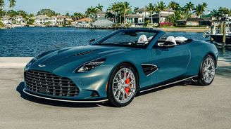 Tento Aston Martin Vanquish nemá na světě obdoby. Inspiruje se mořem i formulí 1 Tento Aston Martin Vanquish nemá na světě obdoby. Inspiruje se mořem i formulí 1