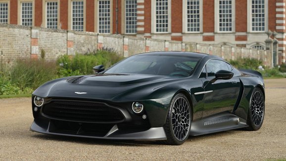 Aston Martin Victor je specialitka s V12 a manuálem. Jediný kus míří k belgickému šťastlivci